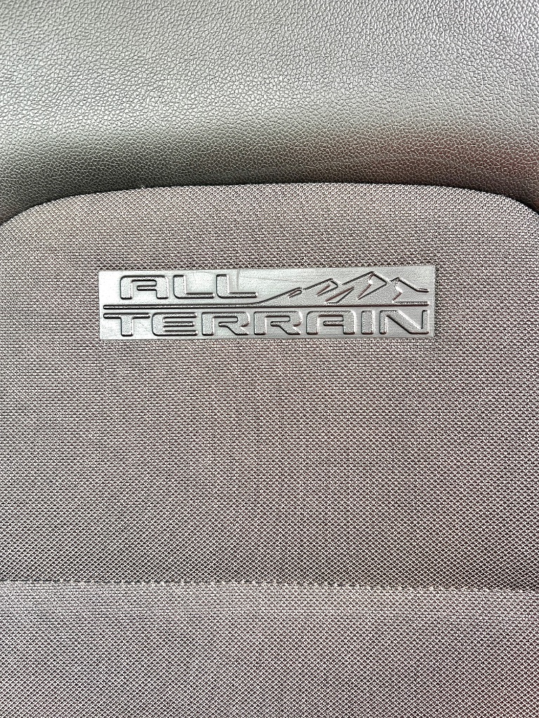 2016 GMC Canyon SLE photo
