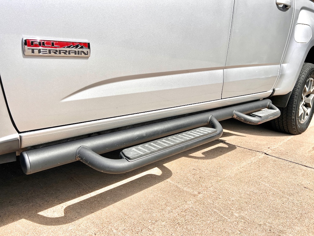2016 GMC Canyon SLE photo