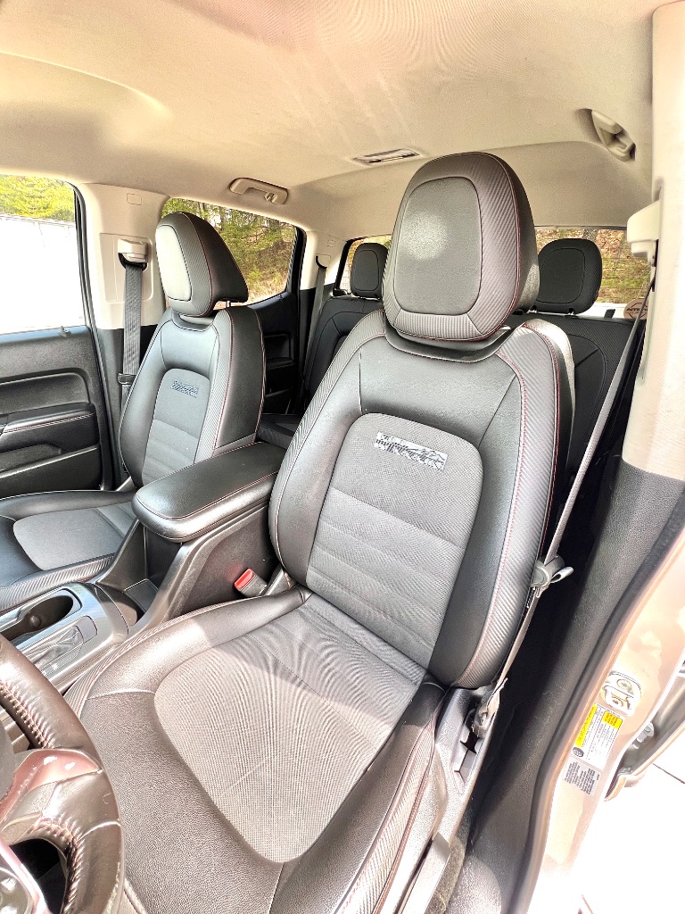 2016 GMC Canyon SLE photo