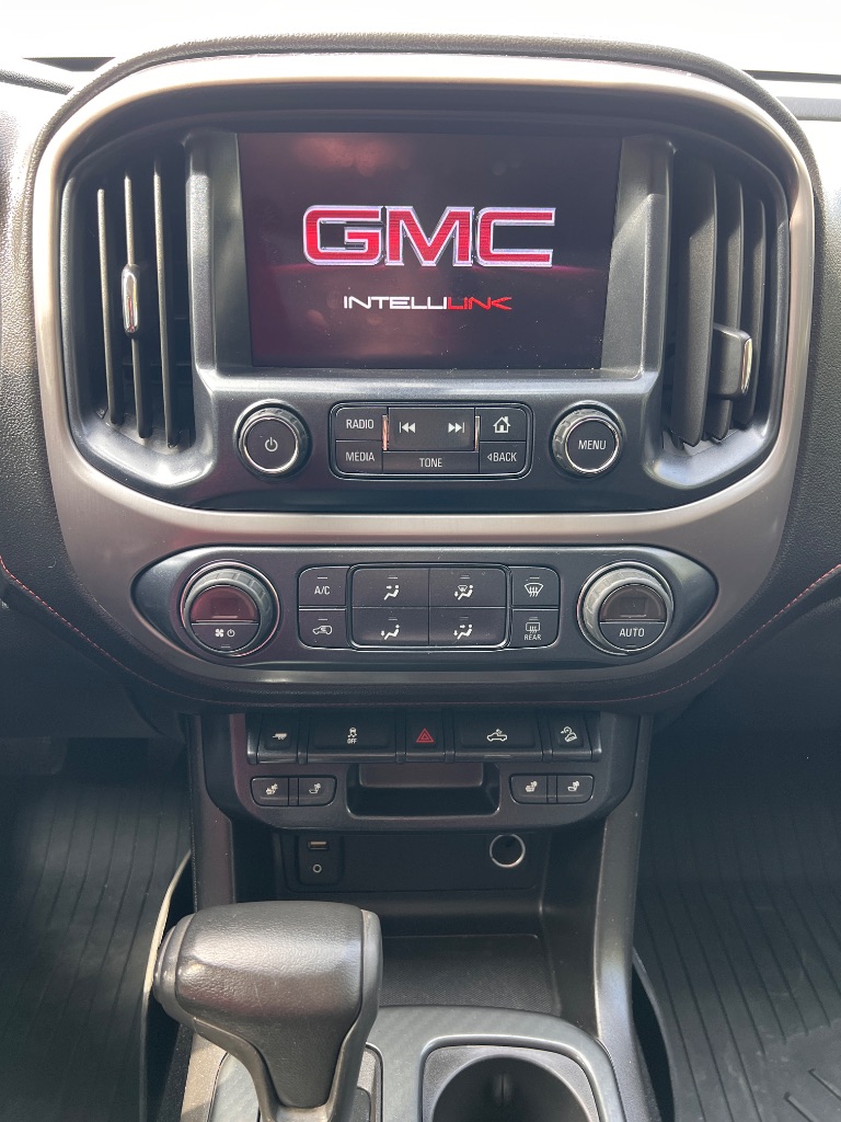 2016 GMC Canyon SLE photo