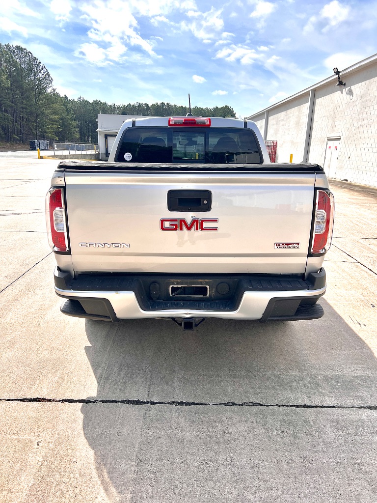 2016 GMC Canyon SLE photo