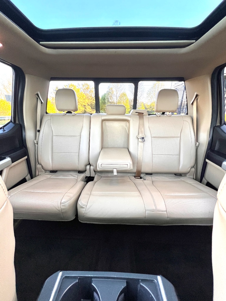 2016 Ford F150 Lariat photo