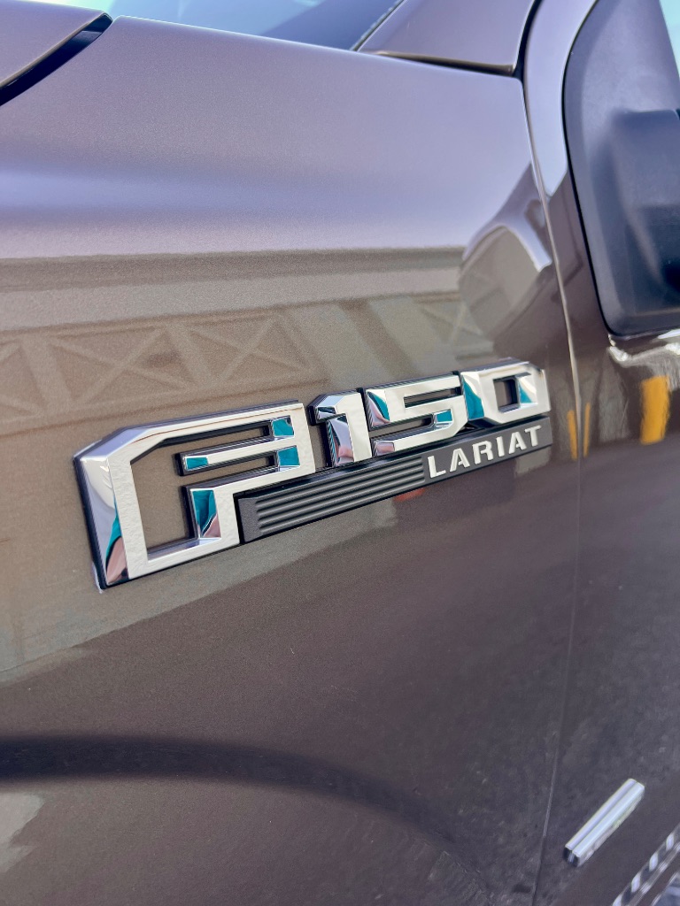 2016 Ford F150 Lariat photo