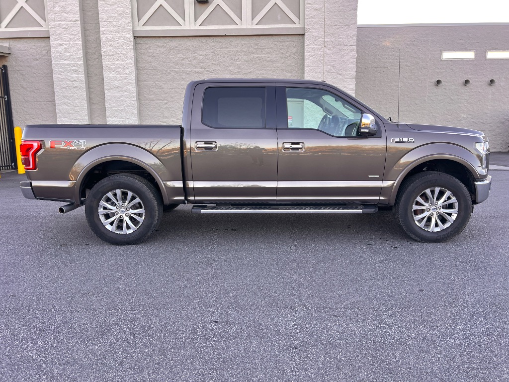 2016 Ford F150 Lariat photo