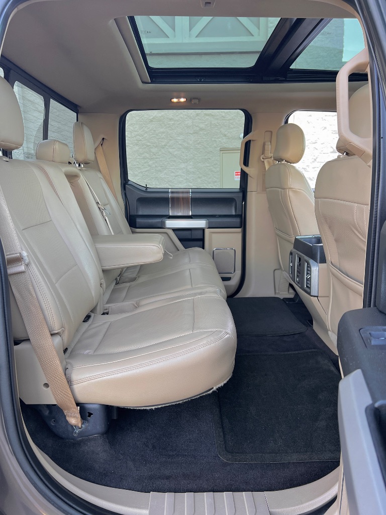 2016 Ford F150 Lariat photo
