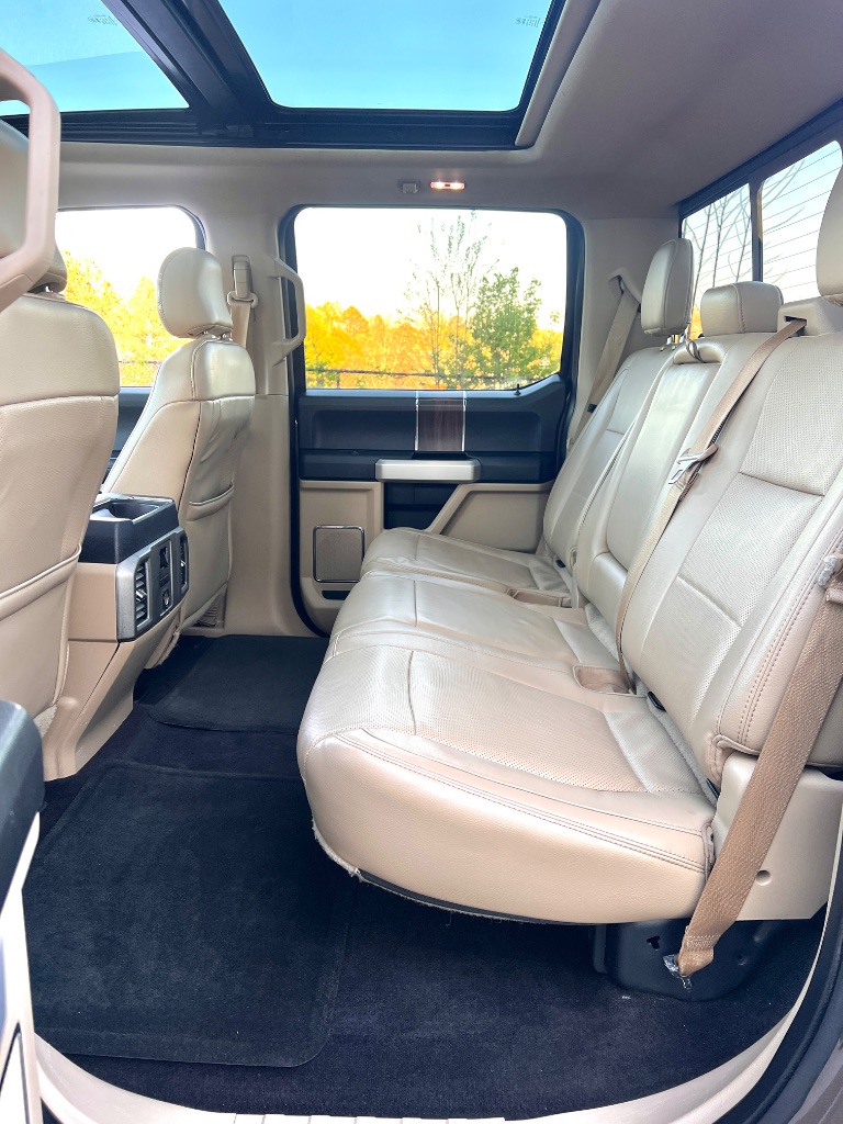 2016 Ford F150 Lariat photo