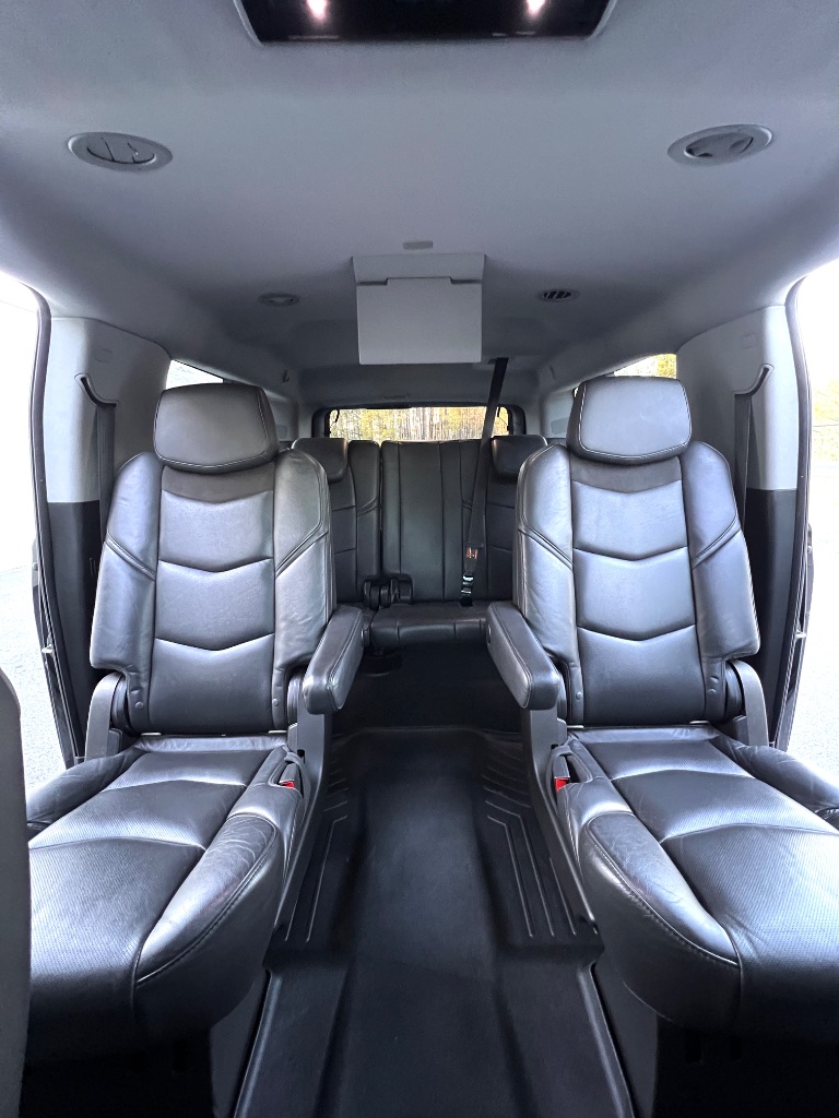 2018 Cadillac Escalade ESV Luxury photo