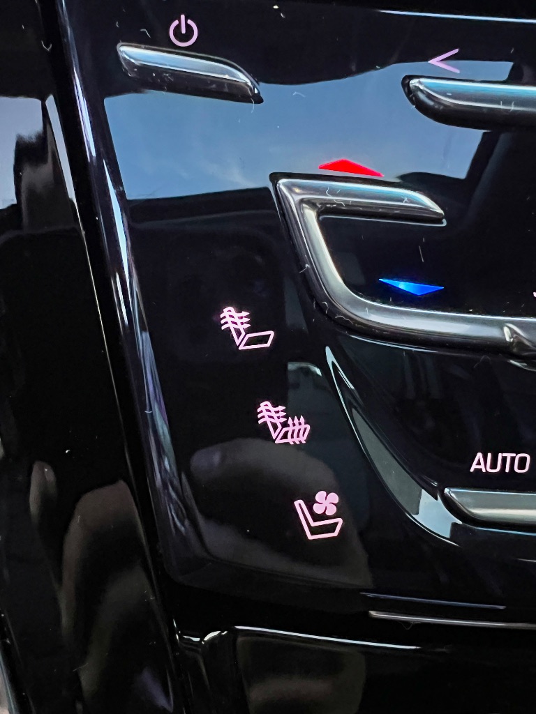 2018 Cadillac Escalade ESV Luxury photo