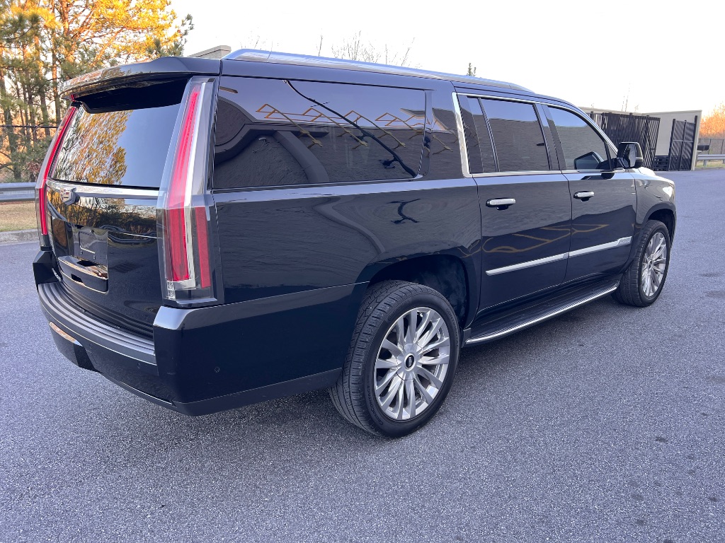 2018 Cadillac Escalade ESV Luxury photo