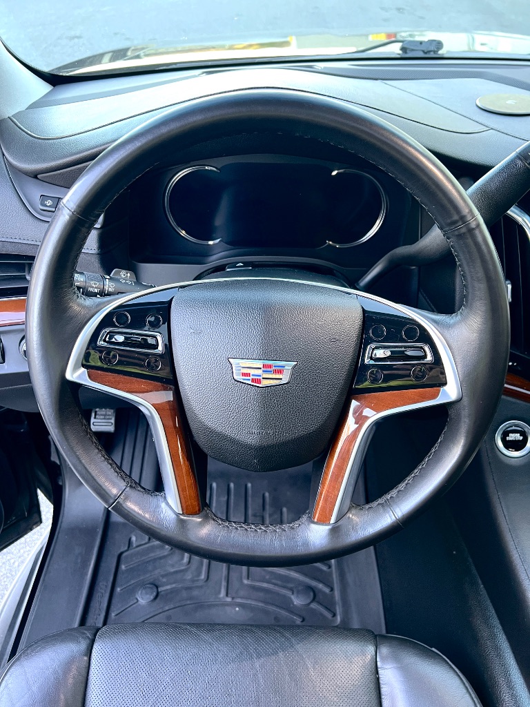 2018 Cadillac Escalade ESV Luxury photo