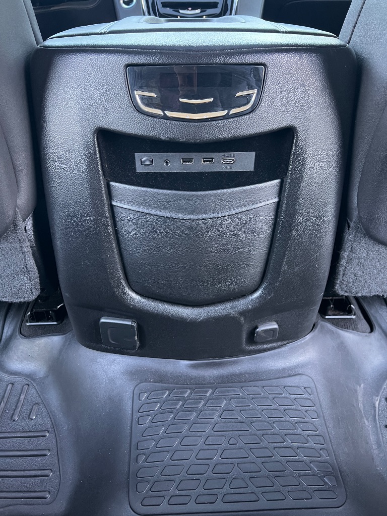 2018 Cadillac Escalade ESV Luxury photo