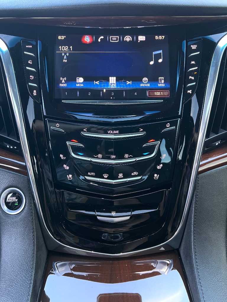 2018 Cadillac Escalade ESV Luxury photo