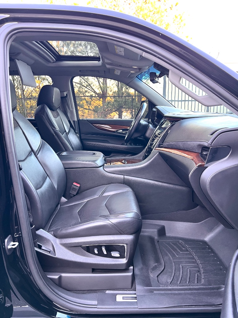 2018 Cadillac Escalade ESV Luxury photo