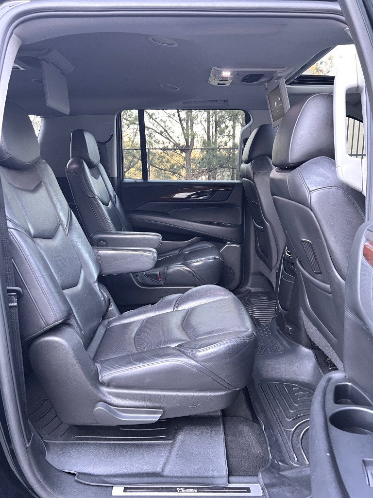 2018 Cadillac Escalade ESV Luxury photo