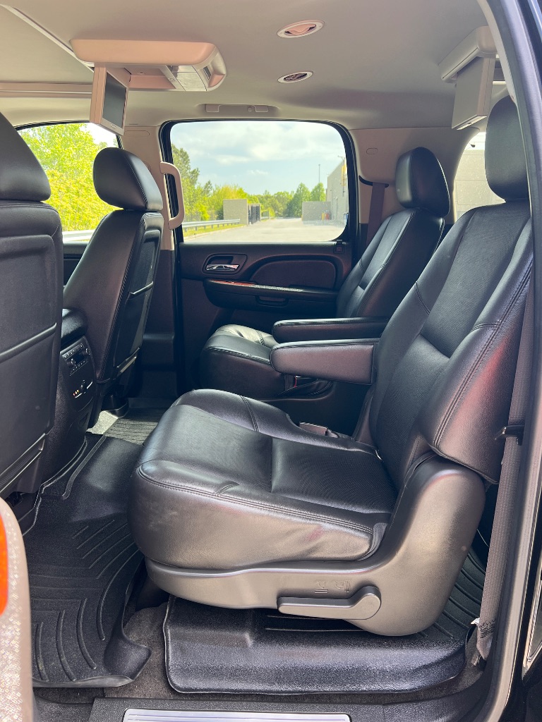 2013 Chevrolet Suburban LTZ 1500 photo