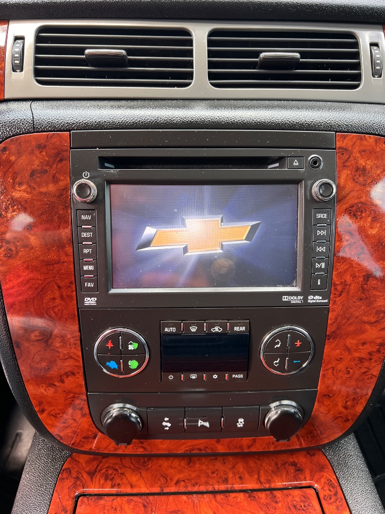 2013 Chevrolet Suburban LTZ 1500 photo