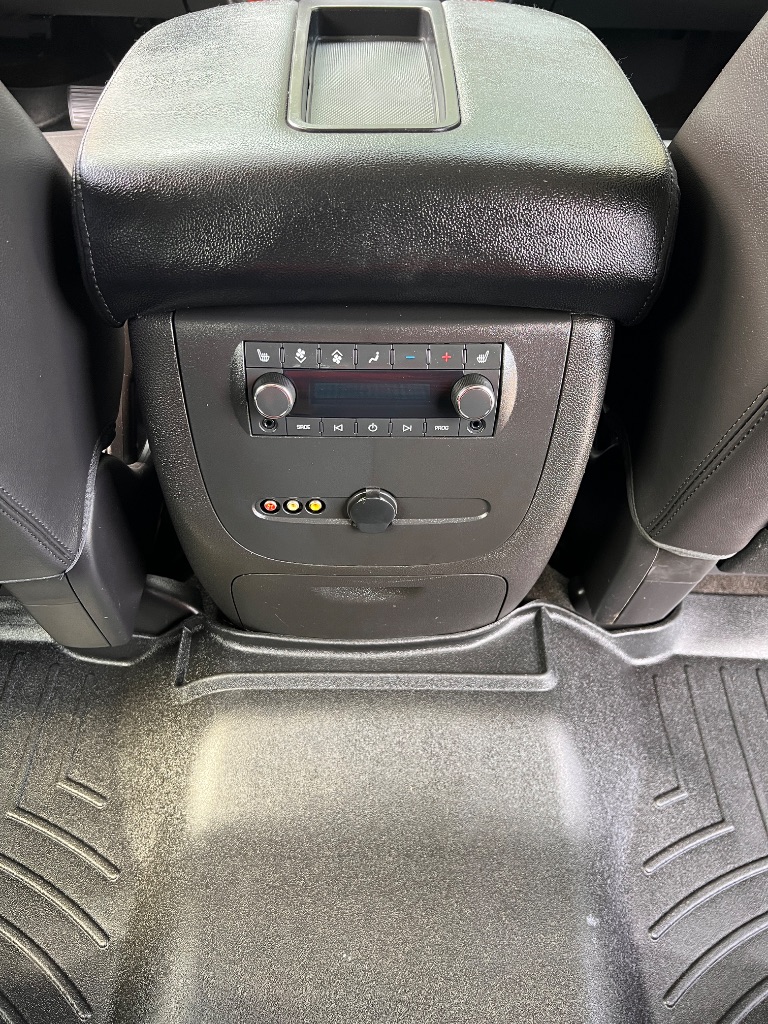 2013 Chevrolet Suburban LTZ 1500 photo
