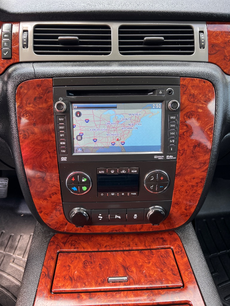2013 Chevrolet Suburban LTZ 1500 photo