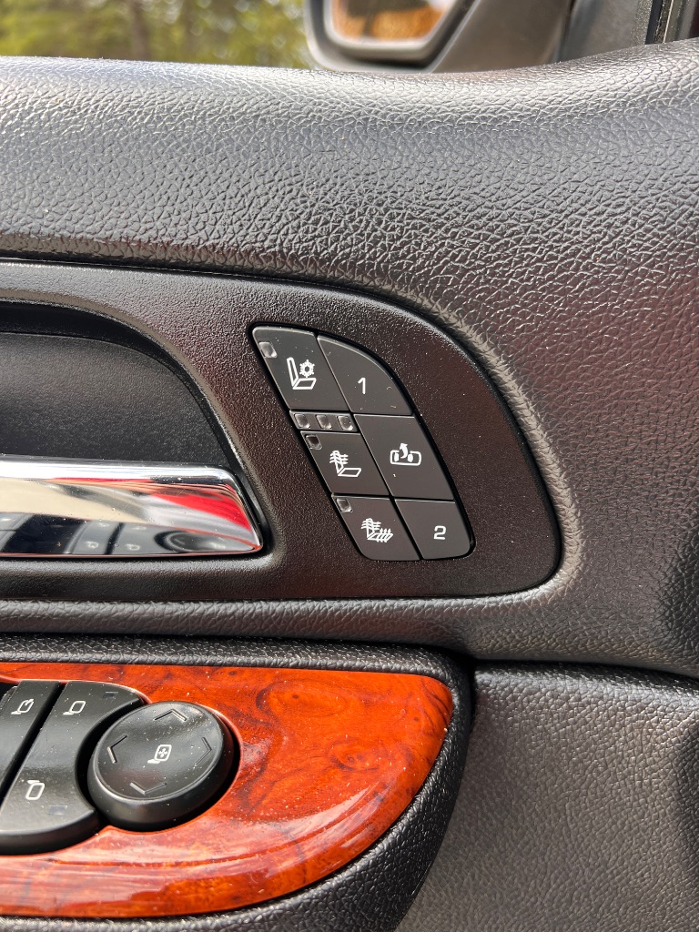 2013 Chevrolet Suburban LTZ 1500 photo