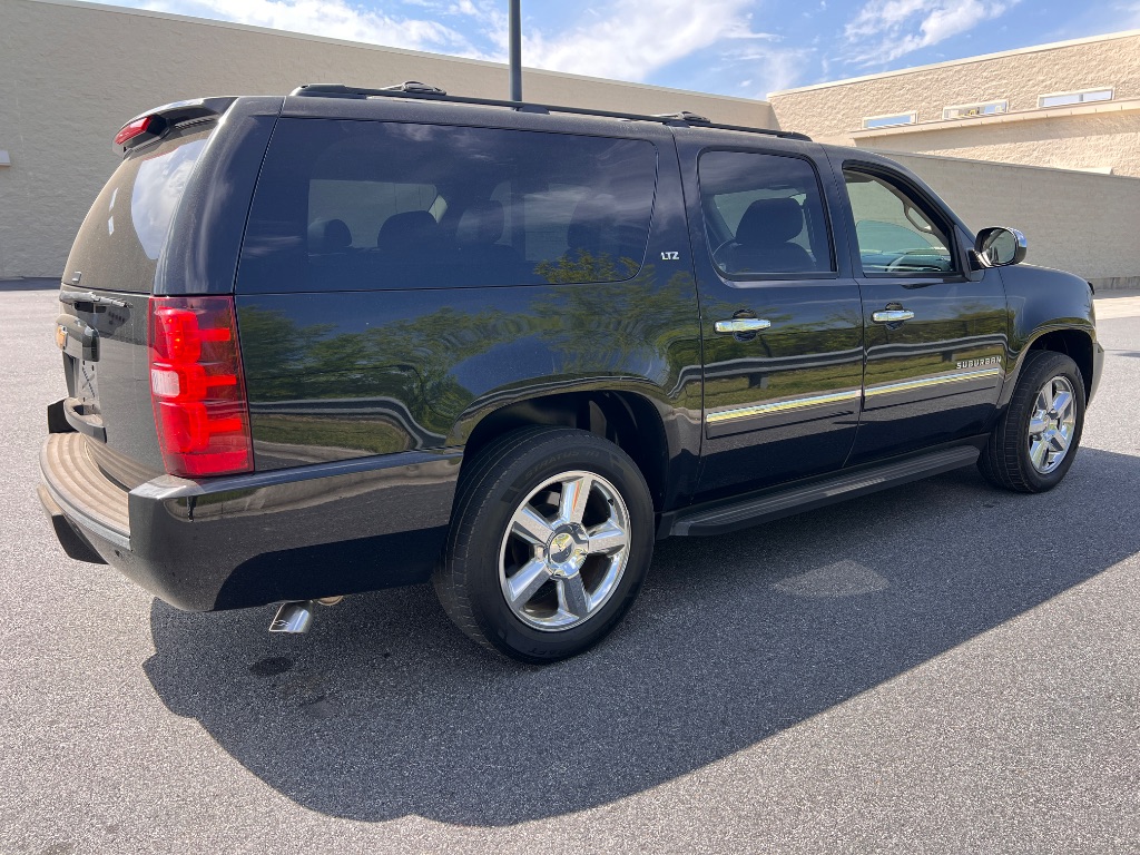 2013 Chevrolet Suburban LTZ 1500 photo