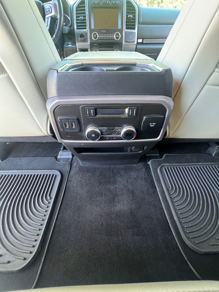 2018 Ford Expedition Platinum photo