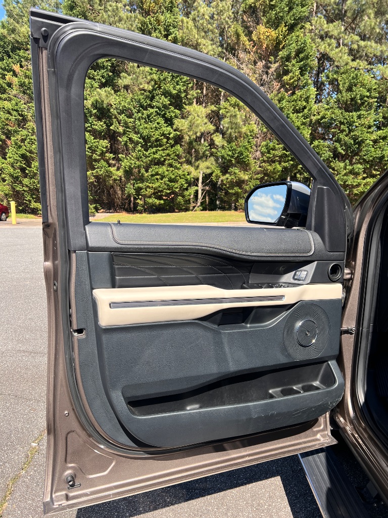 2018 Ford Expedition Platinum photo