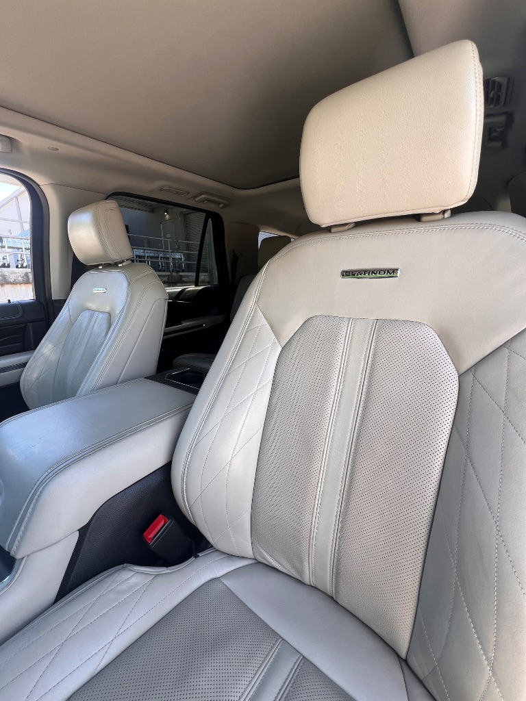 2018 Ford Expedition Platinum photo