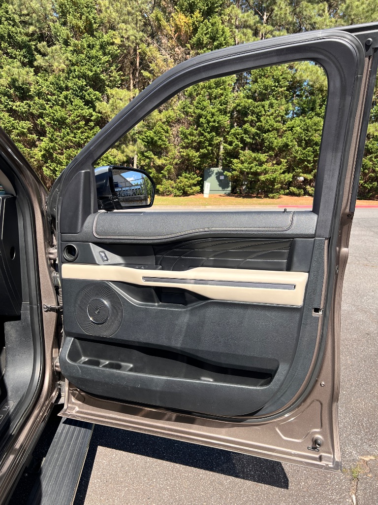 2018 Ford Expedition Platinum photo