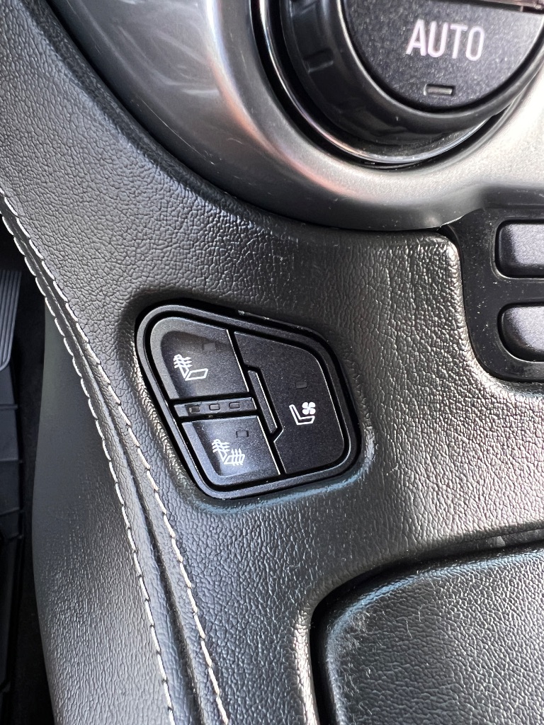 2017 Chevrolet Suburban 1500 Premier photo