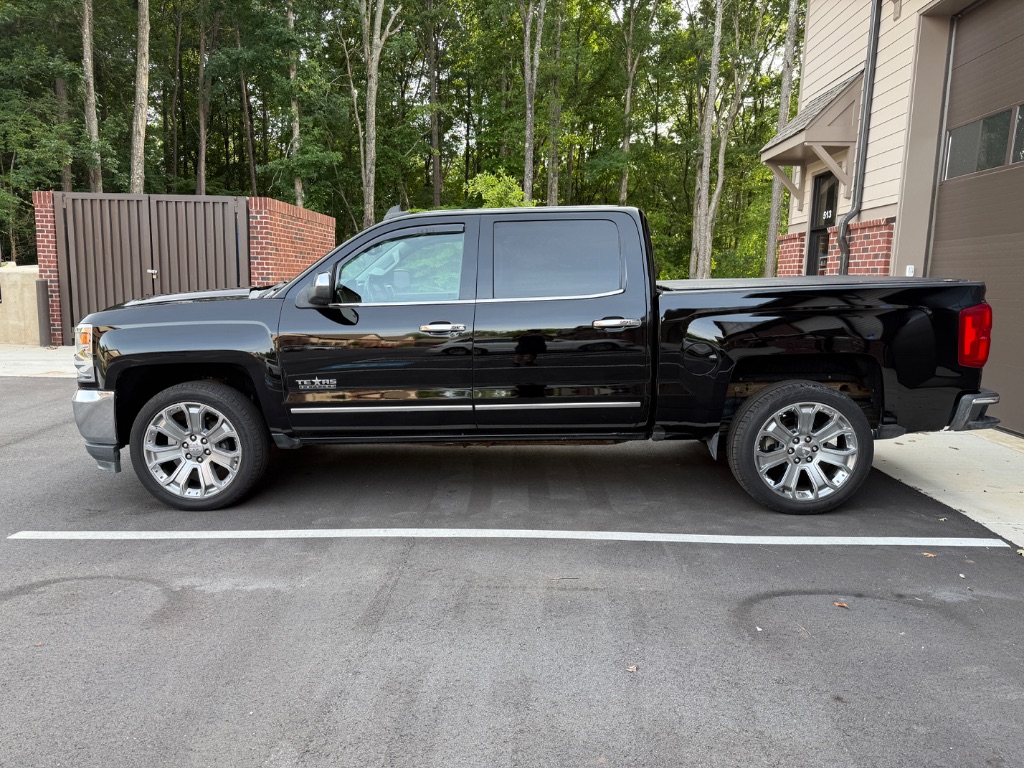 2017 Chevrolet Silverado - $21,900