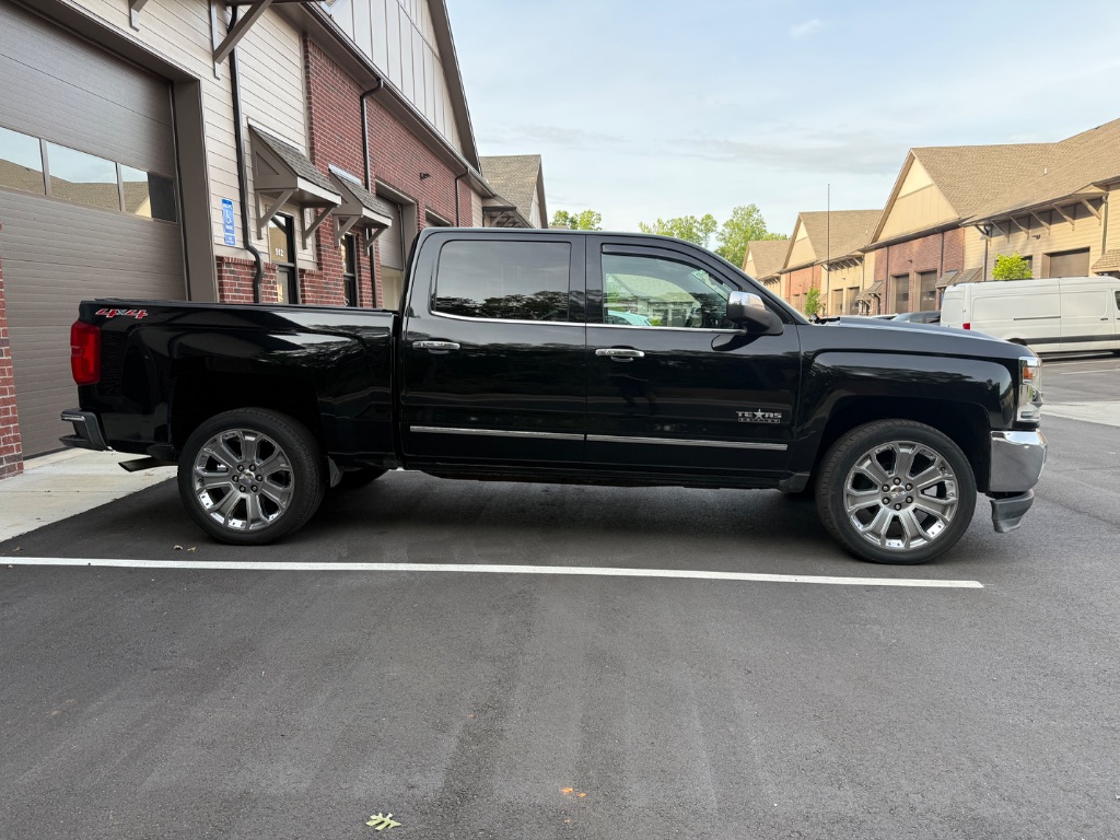 2017 Chevrolet Silverado - $21,900