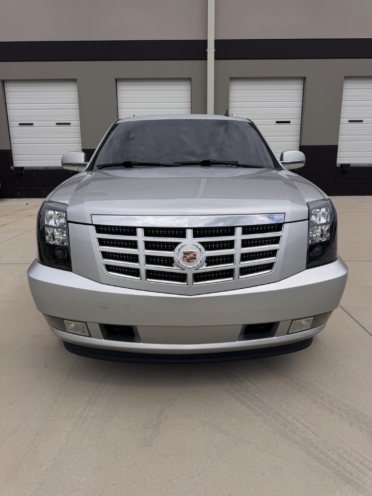 2013 Cadillac Escalade - $8,400