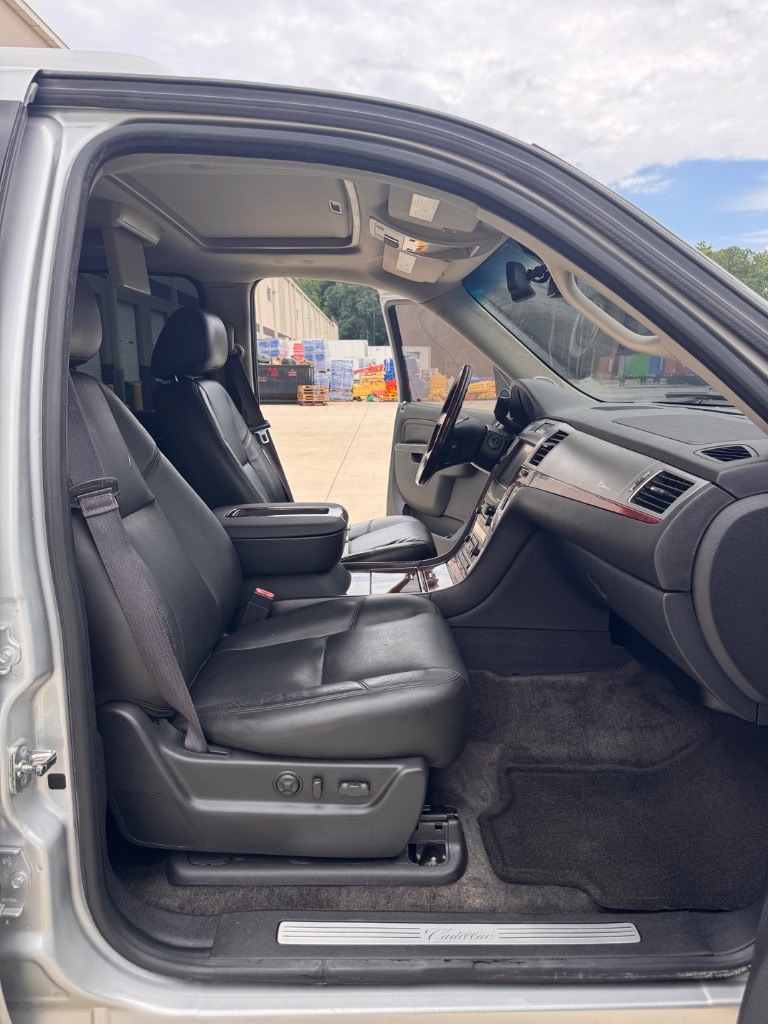 2013 Cadillac Escalade - $8,400