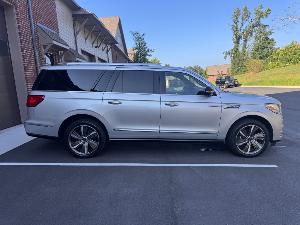 2019 Lincoln Navigator - $26,000