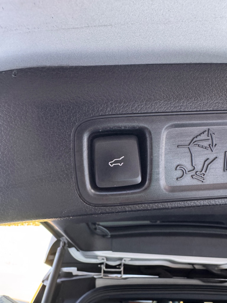 2019 Lincoln Navigator - $26,000