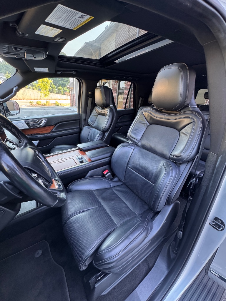 2019 Lincoln Navigator - $26,000