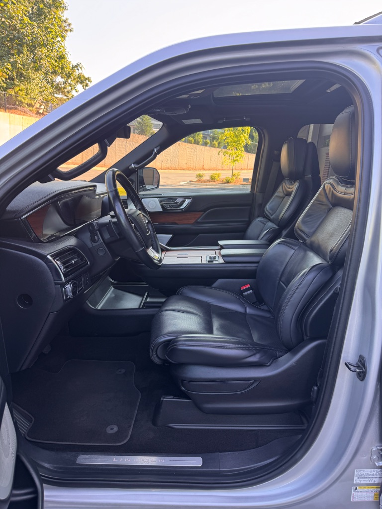 2019 Lincoln Navigator - $26,000