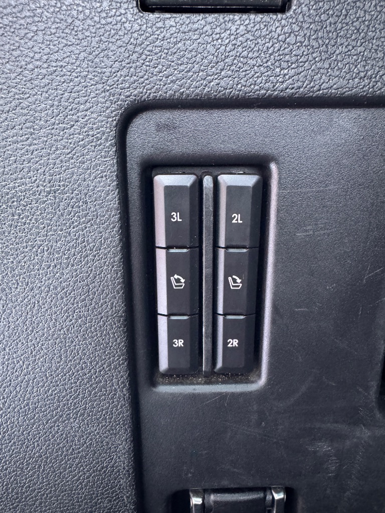 2019 Lincoln Navigator - $26,000