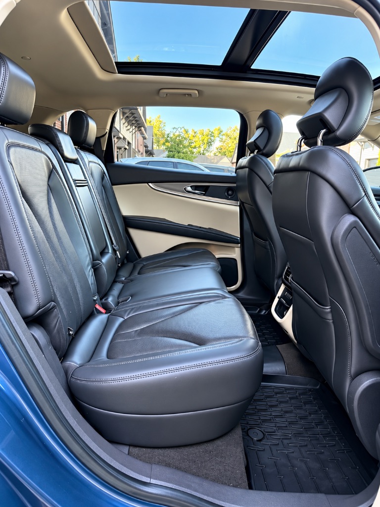 2019 Lincoln Nautilus - $14,900