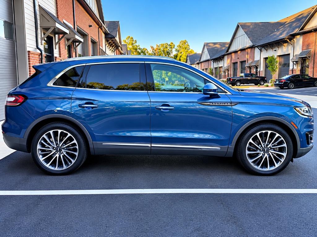 2019 Lincoln Nautilus - $14,900