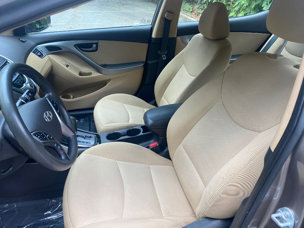 2013 Hyundai Elantra GLS photo