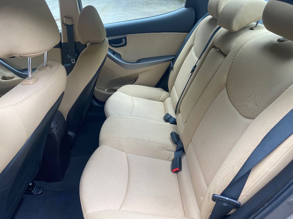 2013 Hyundai Elantra GLS photo