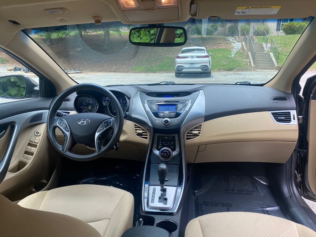 2013 Hyundai Elantra GLS photo