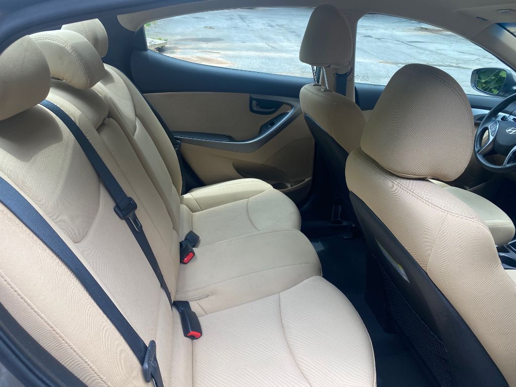 2013 Hyundai Elantra GLS photo