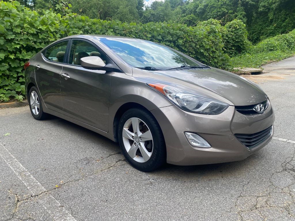 2013 Hyundai Elantra GLS photo