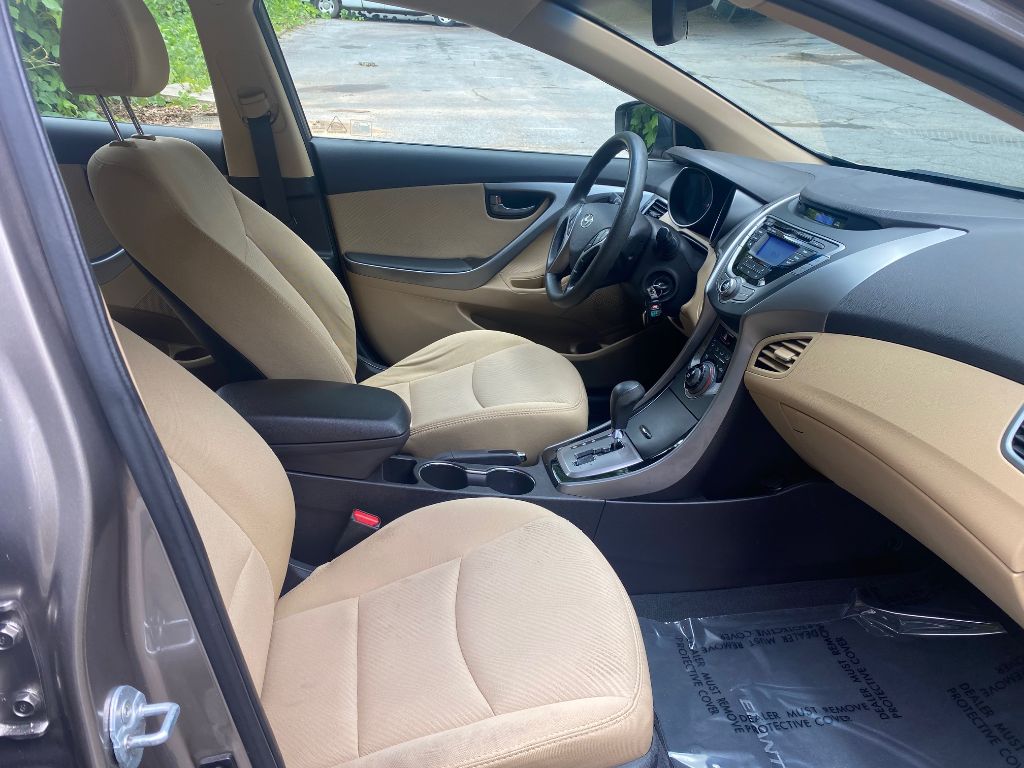 2013 Hyundai Elantra GLS photo