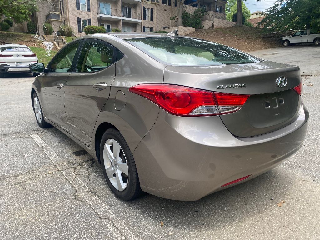 2013 Hyundai Elantra GLS photo