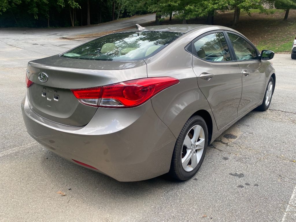 2013 Hyundai Elantra GLS photo