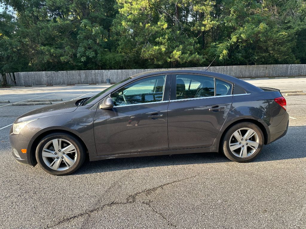 2014 Chevrolet Cruze - $4,000