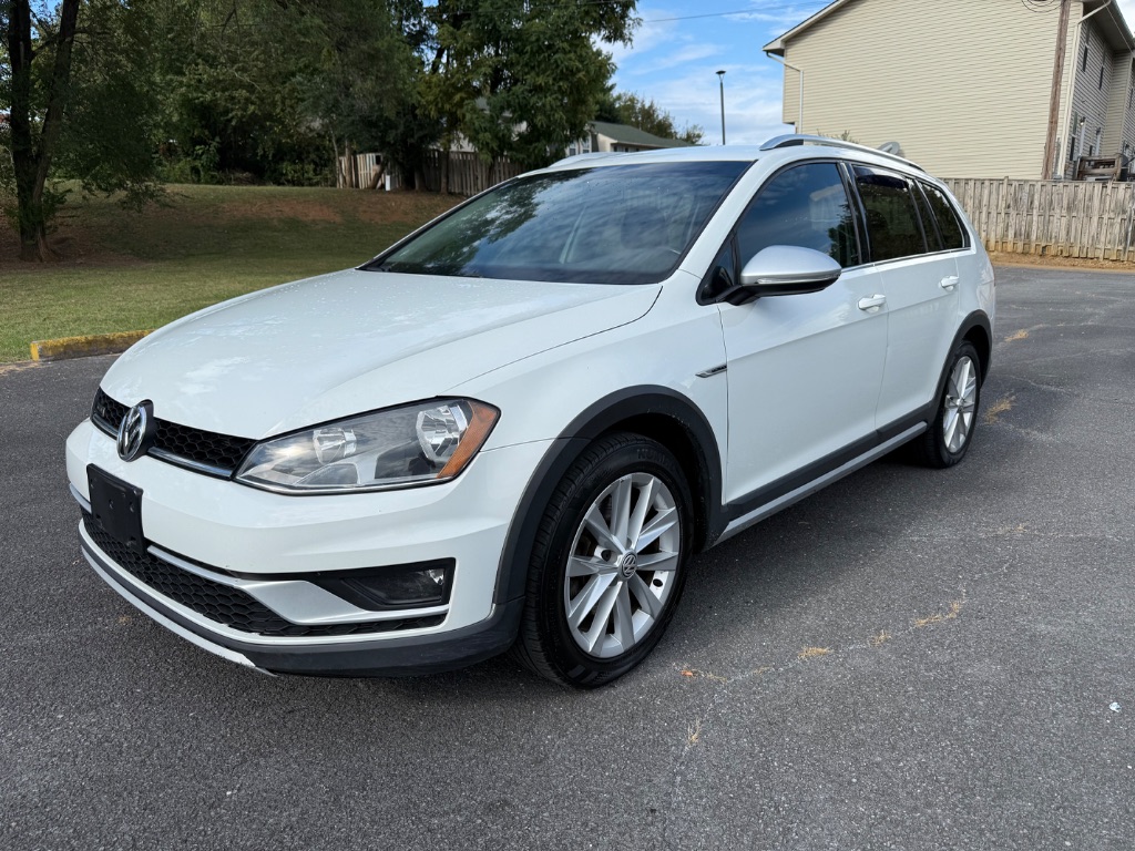 2017 Volkswagen Golf - $9,500